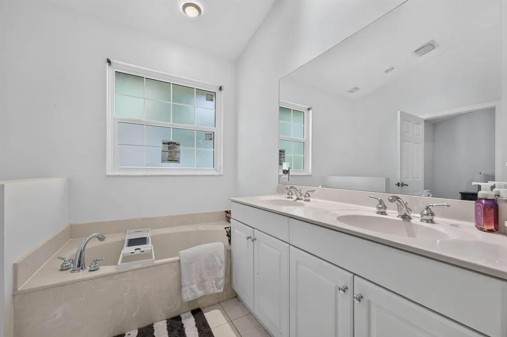 3355 Lakeside Drive Davie, FL 33328