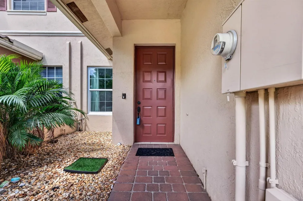 3355 Lakeside Drive Davie, FL 33328