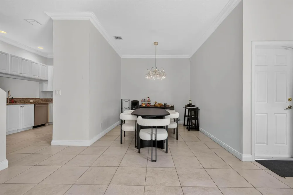 3355 Lakeside Drive Davie, FL 33328