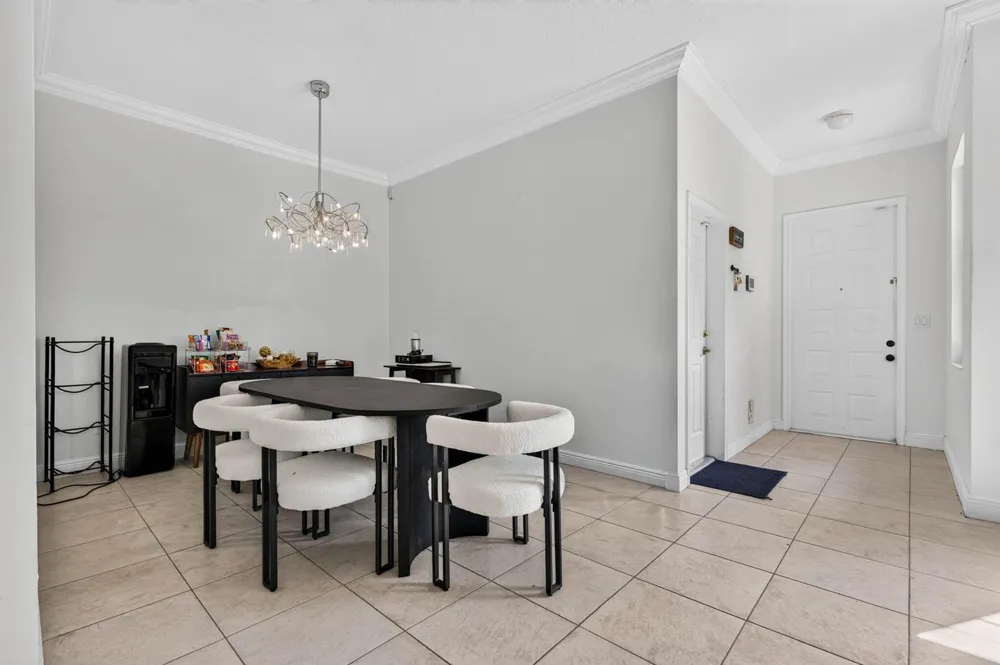 3355 Lakeside Drive Davie, FL 33328