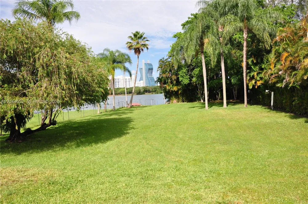 5630 SW 55th Ave Davie, FL 33314