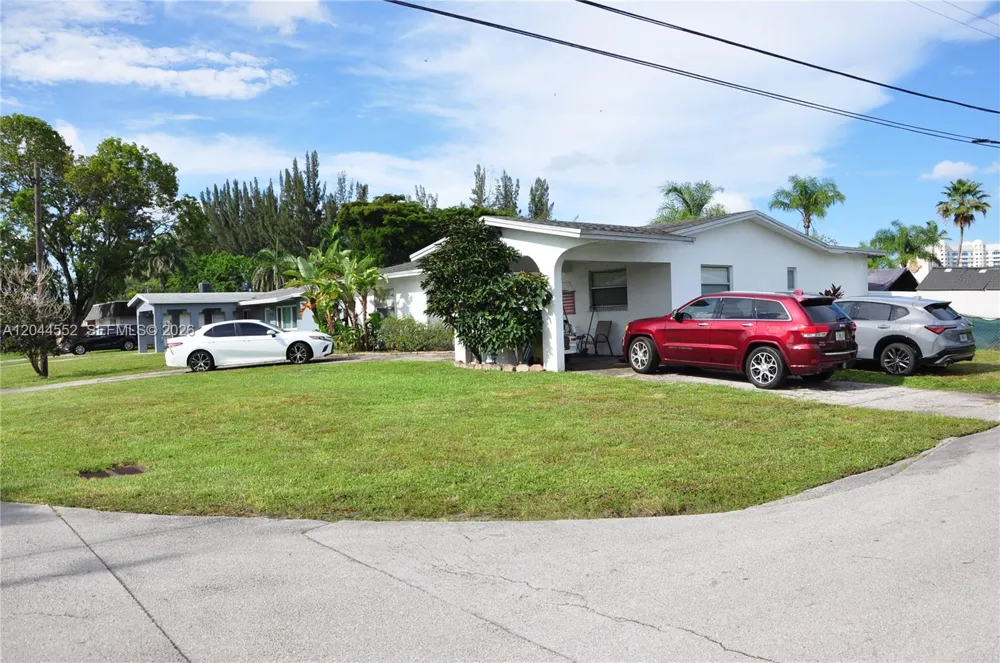 5630 SW 55th Ave Davie, FL 33314