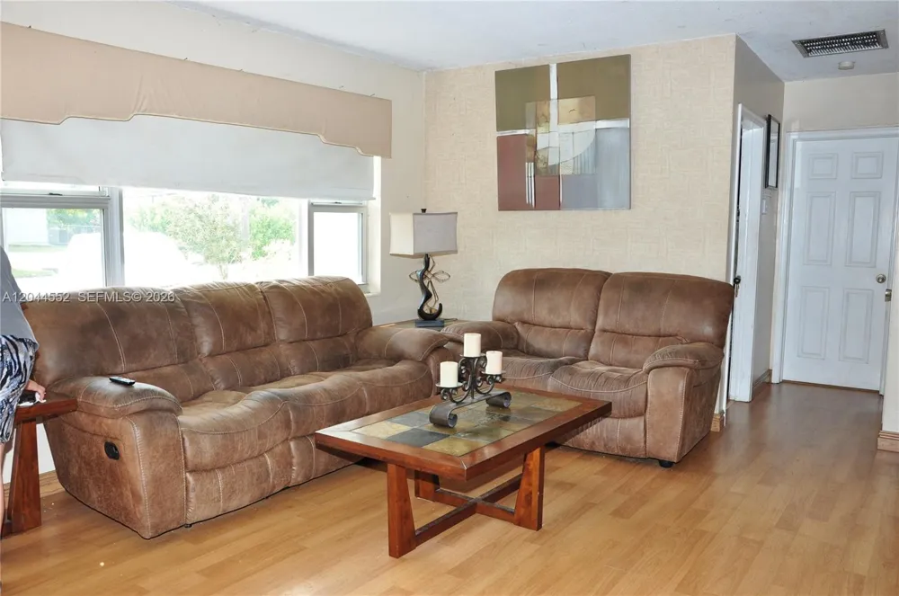 5630 SW 55th Ave Davie, FL 33314