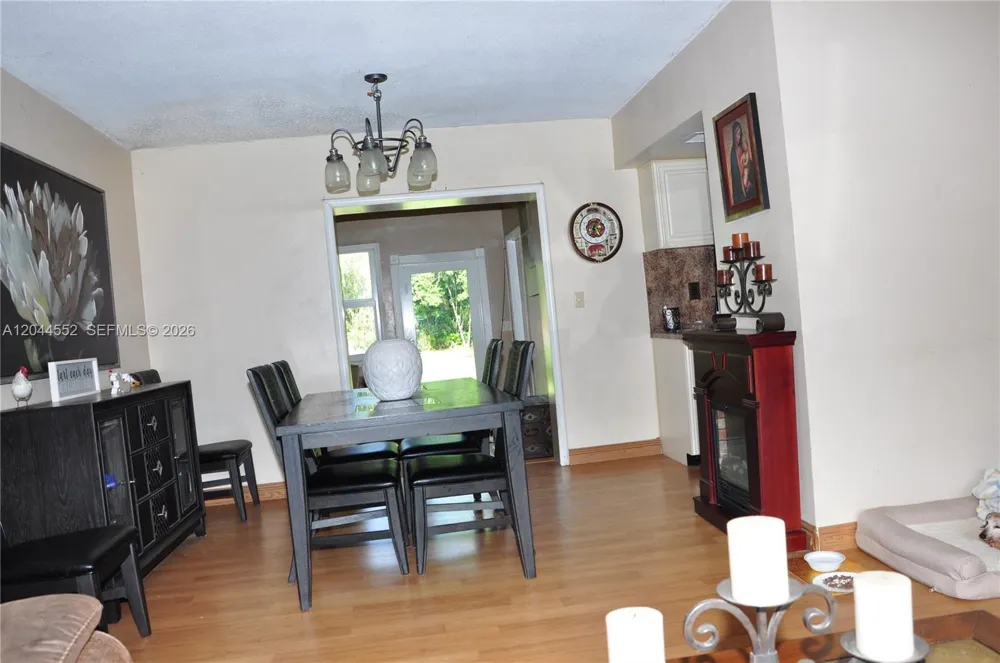 5630 SW 55th Ave Davie, FL 33314