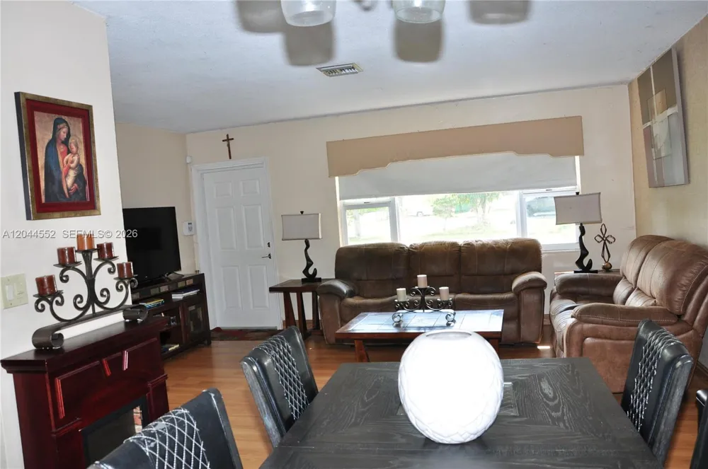 5630 SW 55th Ave Davie, FL 33314