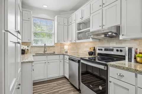 2113 Parkview