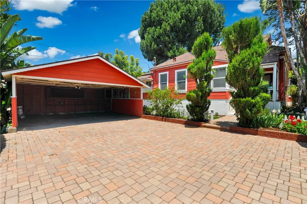 703 Manzanita Sierra Madre, CA 91024