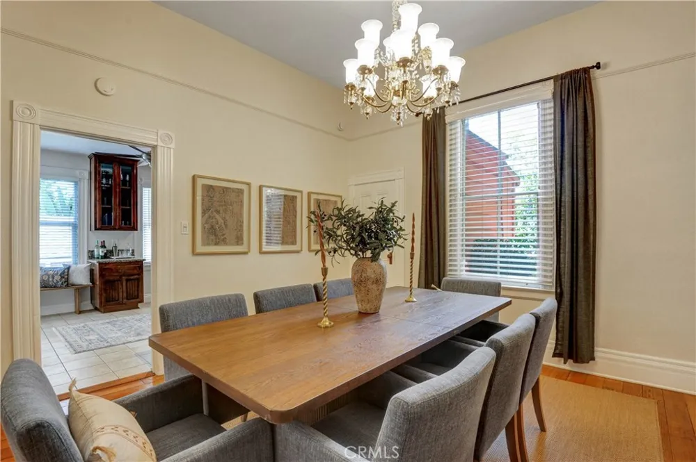 703 Manzanita Sierra Madre, CA 91024