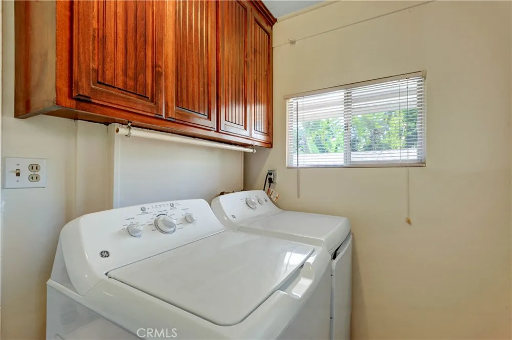 703 Manzanita Sierra Madre, CA 91024