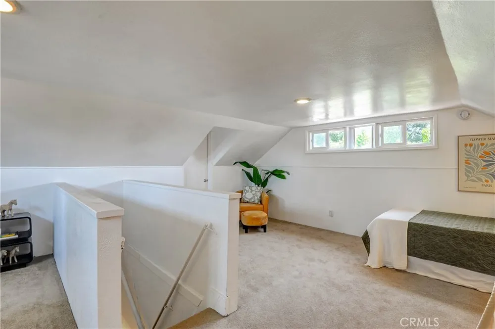 703 Manzanita Sierra Madre, CA 91024