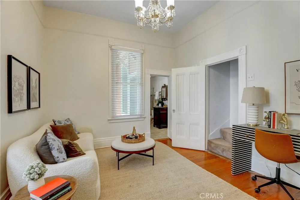 703 Manzanita Sierra Madre, CA 91024