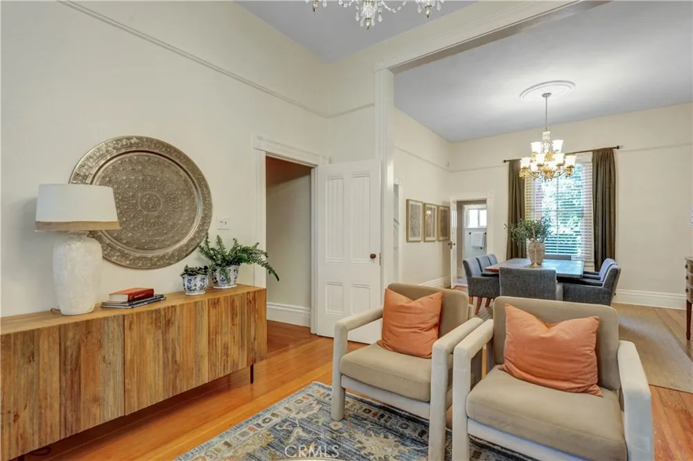 703 Manzanita Sierra Madre, CA 91024