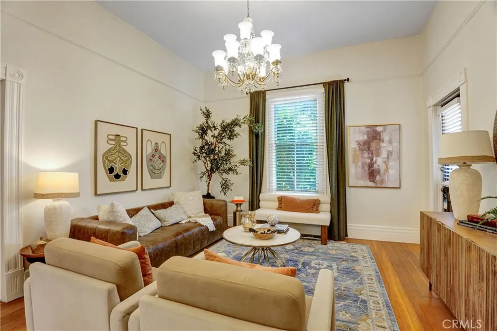 703 Manzanita Sierra Madre, CA 91024