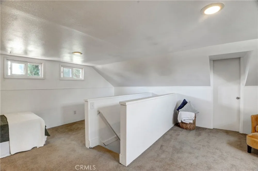 703 Manzanita Sierra Madre, CA 91024