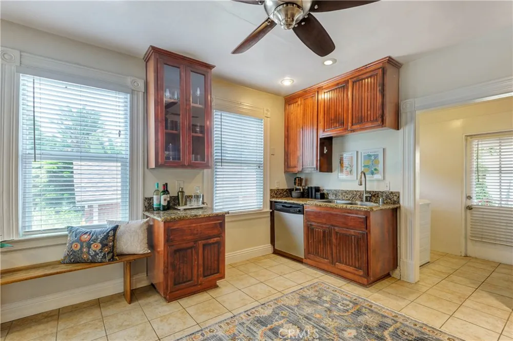 703 Manzanita Sierra Madre, CA 91024