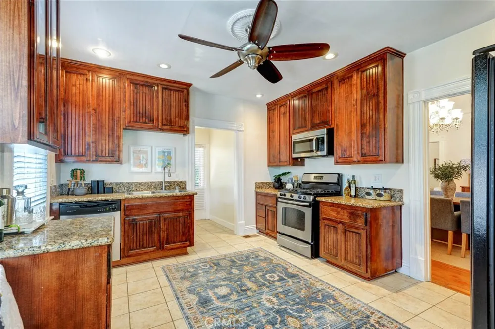 703 Manzanita Sierra Madre, CA 91024