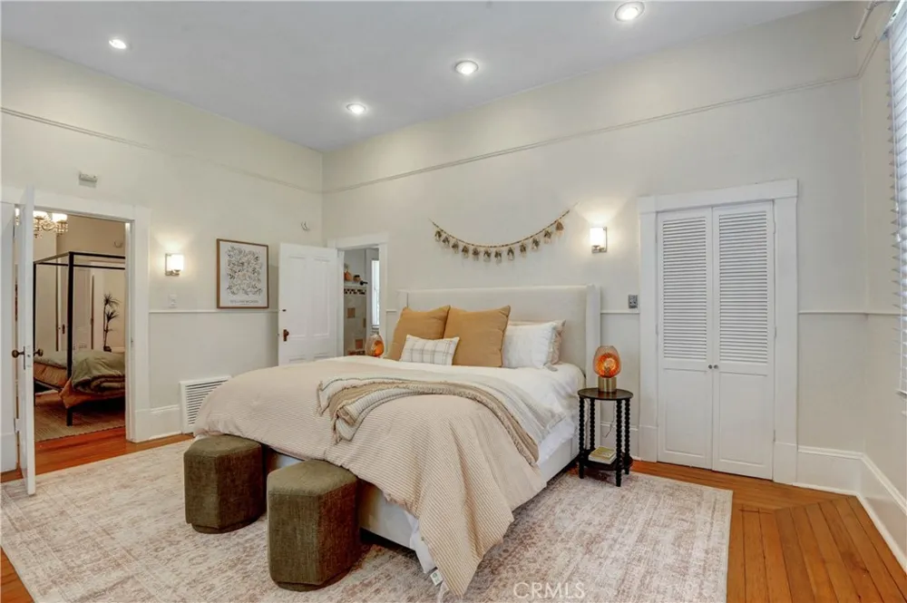 703 Manzanita Sierra Madre, CA 91024