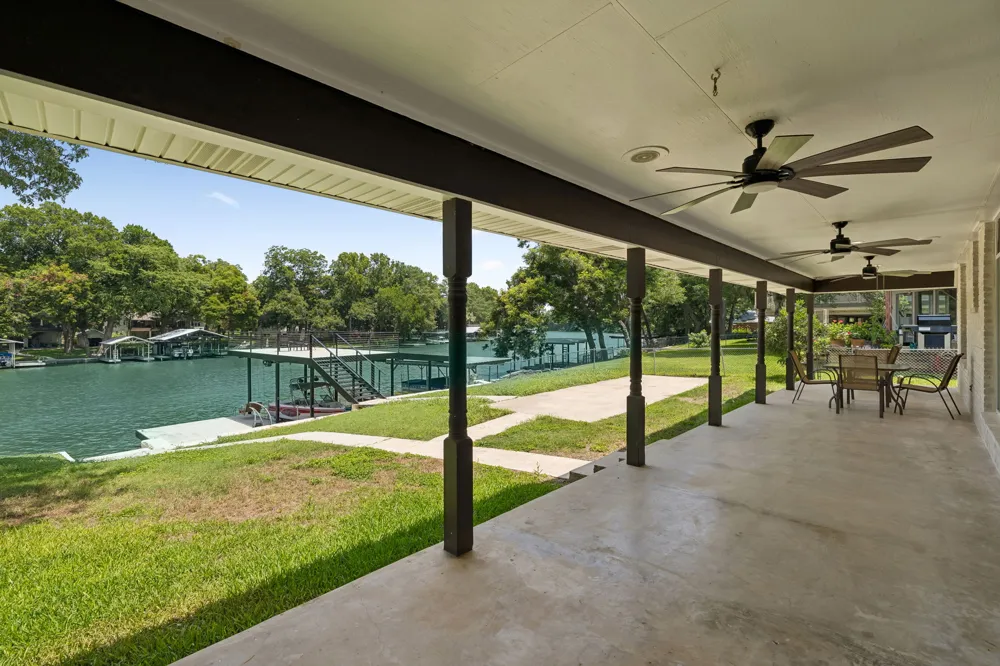 611 Lake Placid Drive Seguin, TX 78155