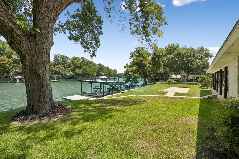 611 Lake Placid Drive Seguin, TX 78155