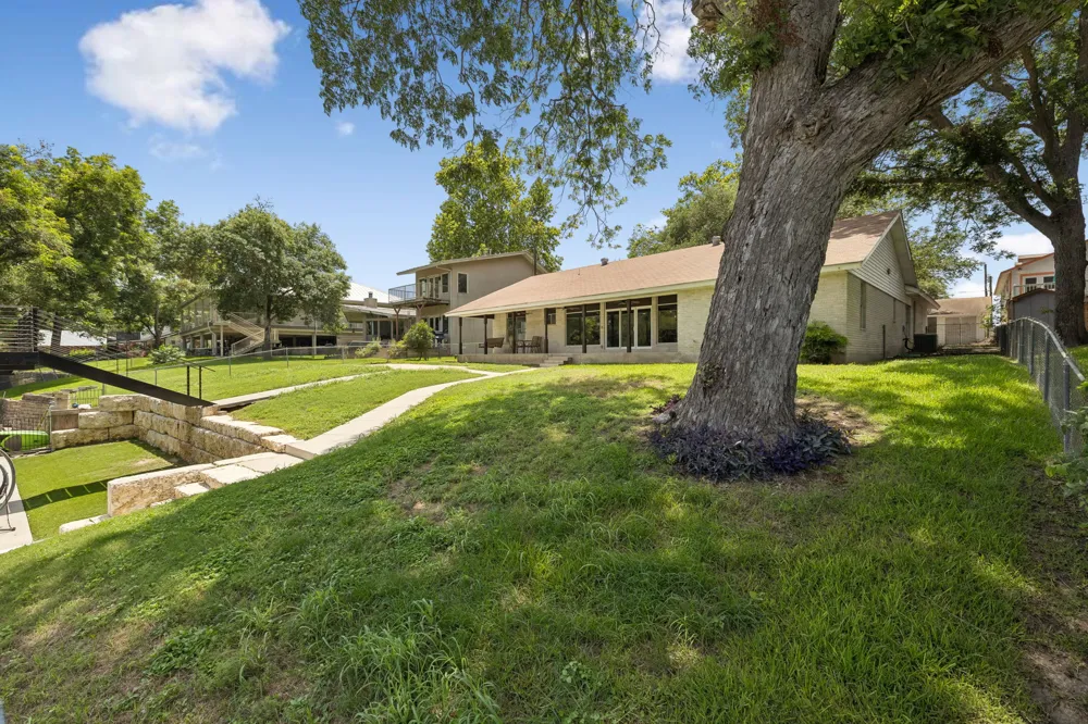 611 Lake Placid Drive Seguin, TX 78155