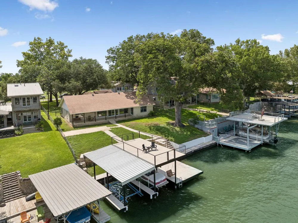 611 Lake Placid Drive Seguin, TX 78155