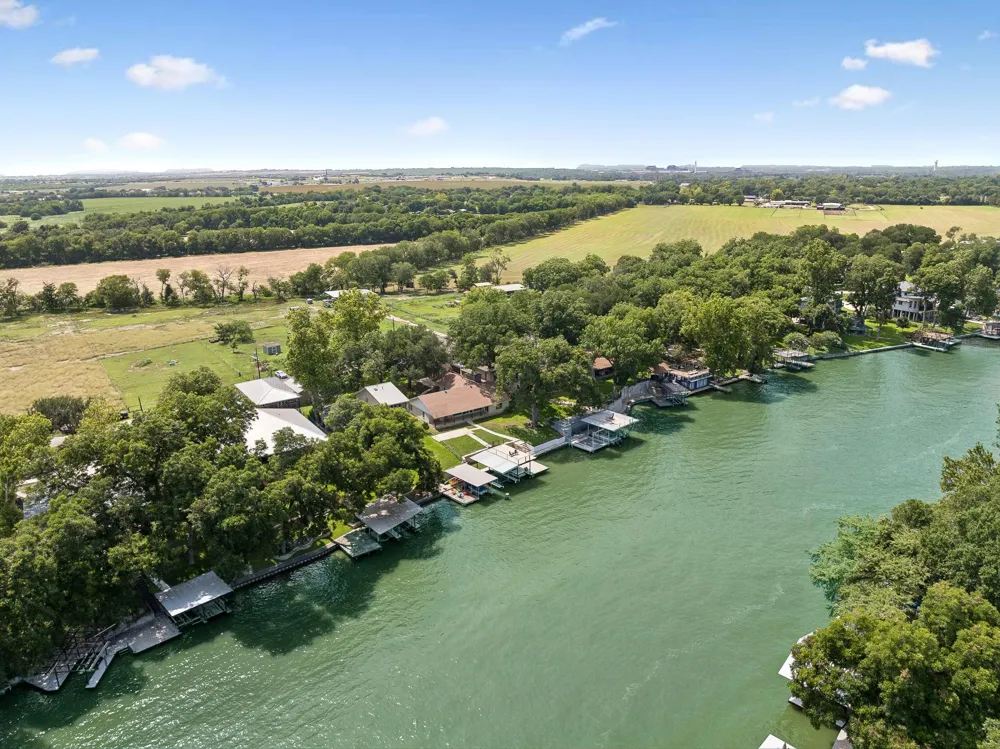 611 Lake Placid Drive Seguin, TX 78155