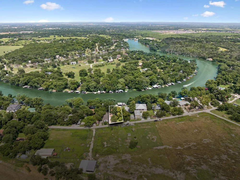 611 Lake Placid Drive Seguin, TX 78155