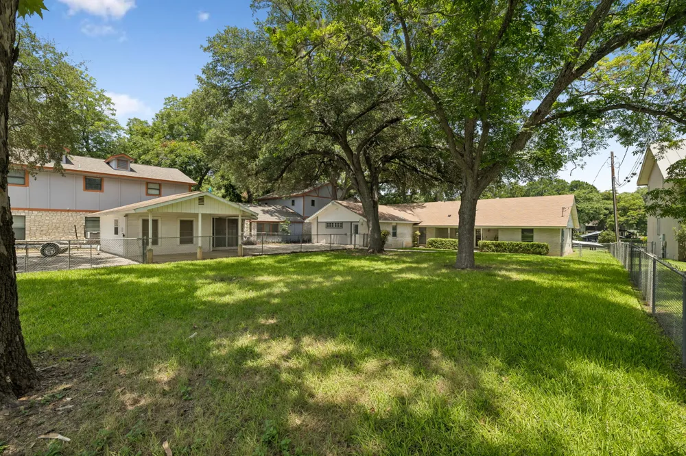 611 Lake Placid Drive Seguin, TX 78155
