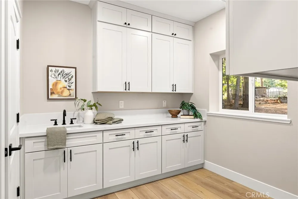 1351 Orput Paradise, CA 95969