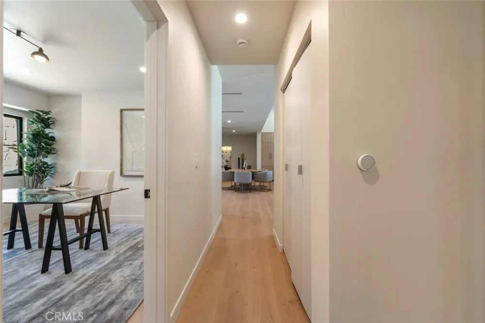 8960 Oak Park Avenue Sherwood Forest, CA 91325