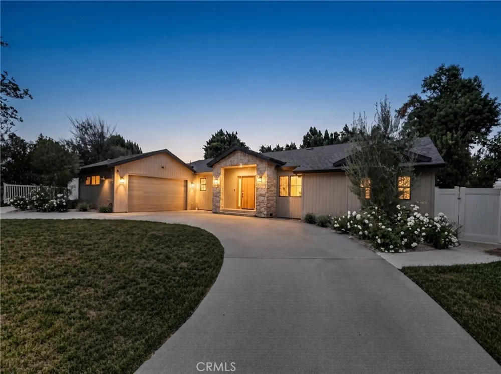 8960 Oak Park Avenue Sherwood Forest, CA 91325