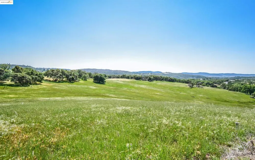 9325 Fraguero Sonora, CA 95370