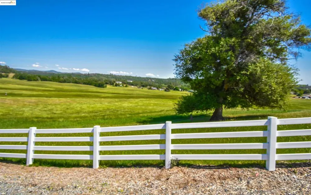 9325 Fraguero Sonora, CA 95370