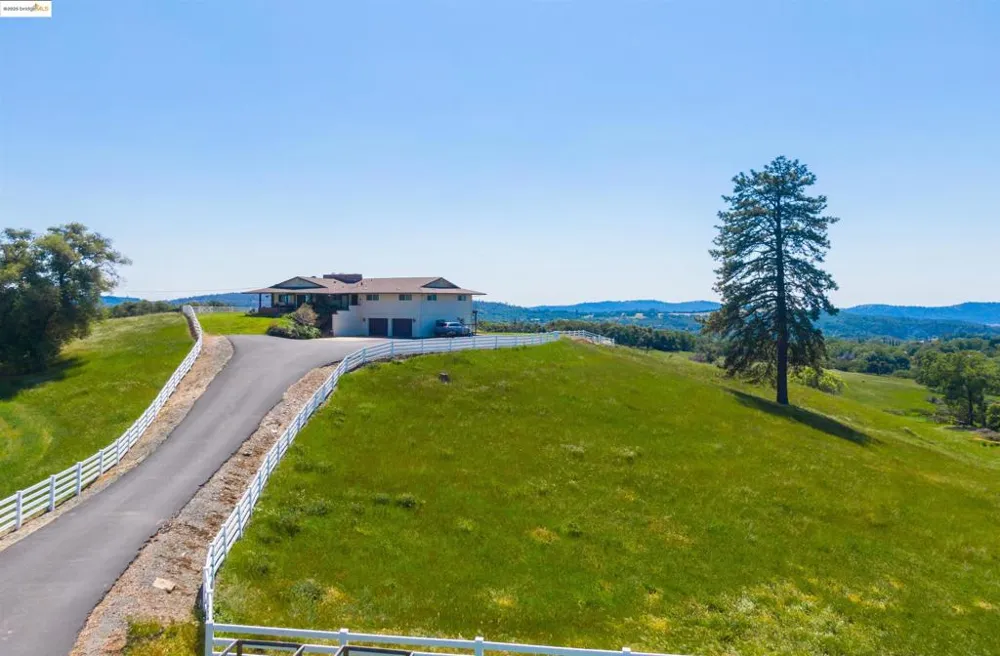 9325 Fraguero Sonora, CA 95370