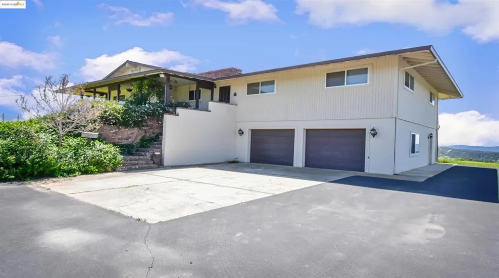 9325 Fraguero Sonora, CA 95370