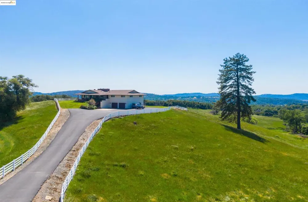 9325 Fraguero Sonora, CA 95370