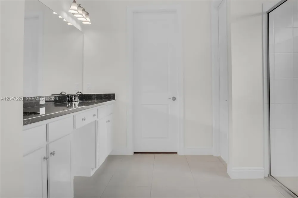 15750 Longboat Key Dr Westlake, FL 33470