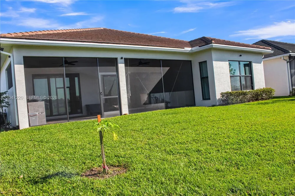 15750 Longboat Key Dr Westlake, FL 33470