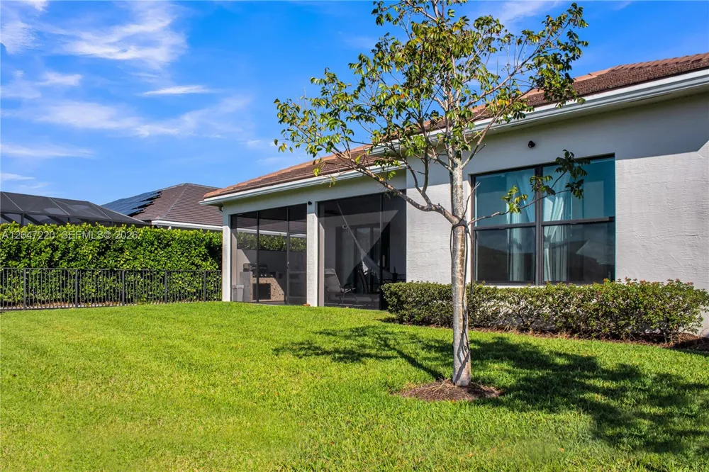 15750 Longboat Key Dr Westlake, FL 33470