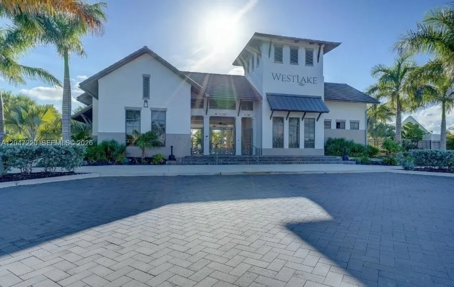 15750 Longboat Key Dr Westlake, FL 33470