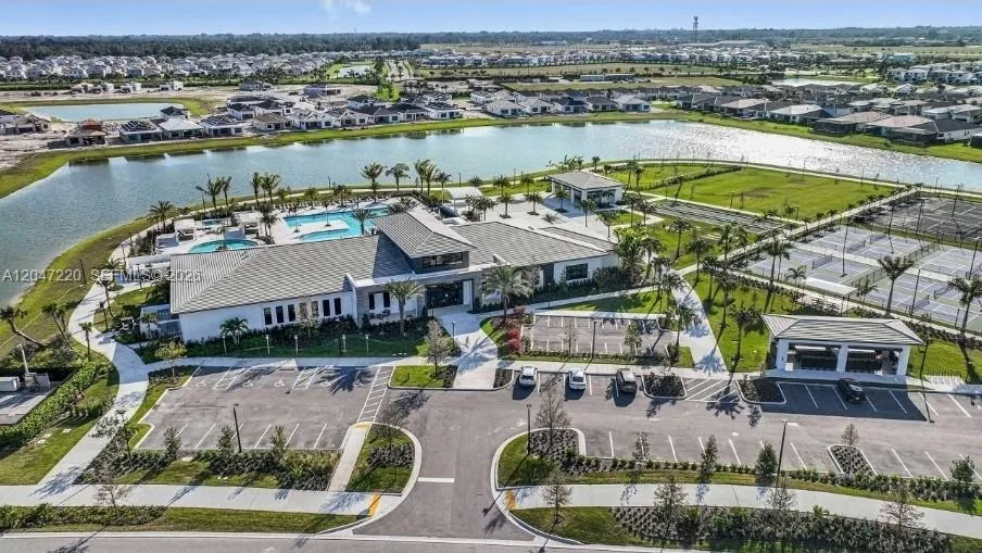 15750 Longboat Key Dr Westlake, FL 33470