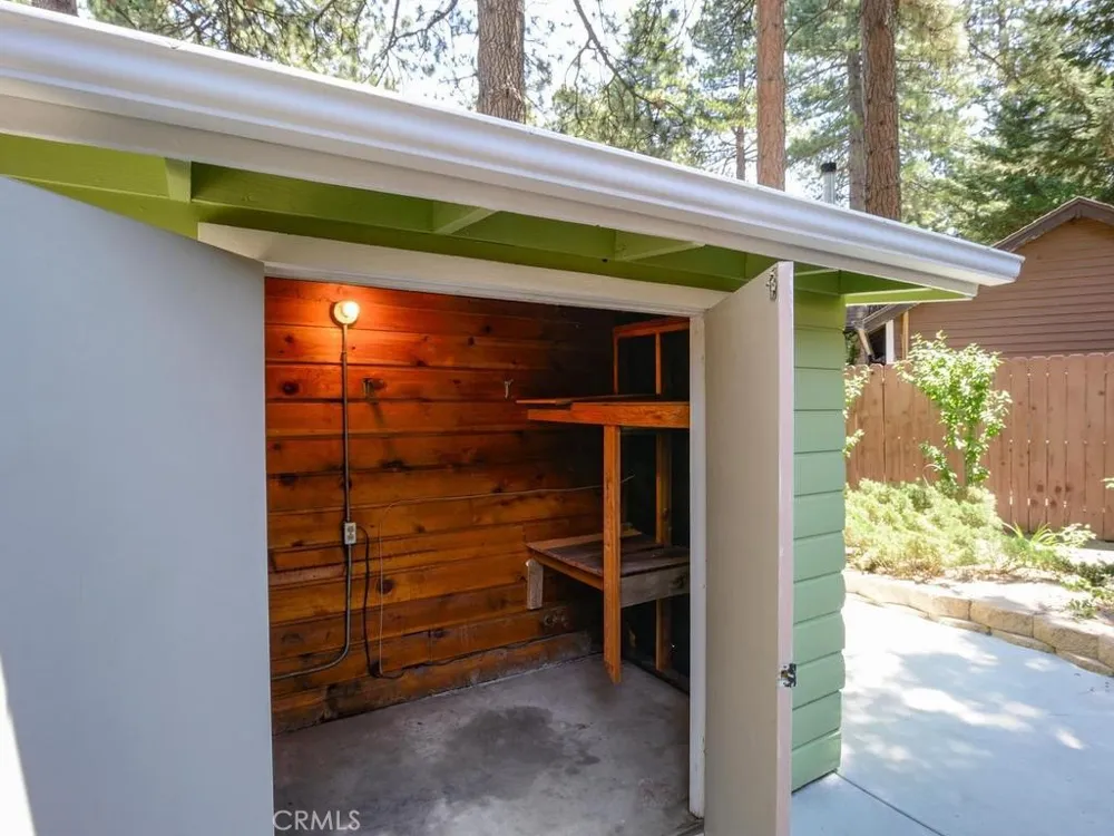 31671 Luring Pines Drive Running Springs, CA 92382