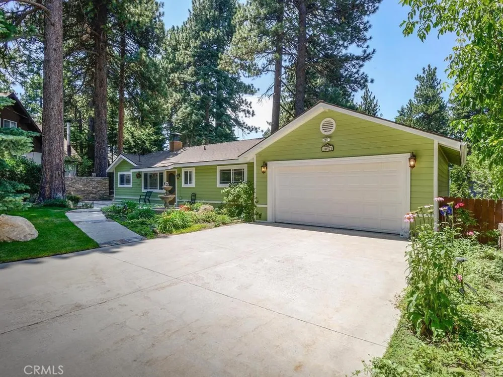 31671 Luring Pines Drive Running Springs, CA 92382