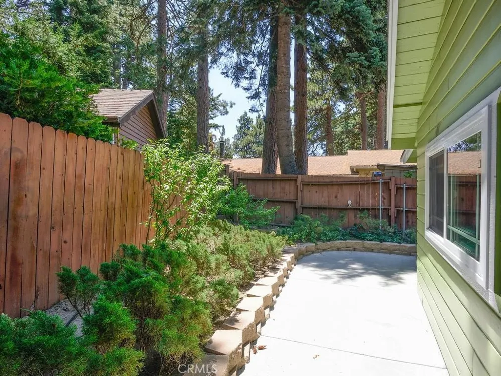 31671 Luring Pines Drive Running Springs, CA 92382