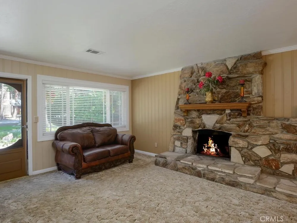 31671 Luring Pines Drive Running Springs, CA 92382