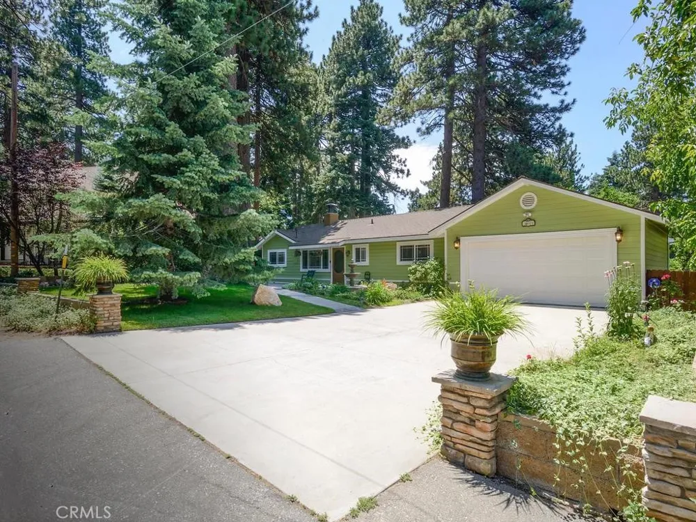 31671 Luring Pines Drive Running Springs, CA 92382