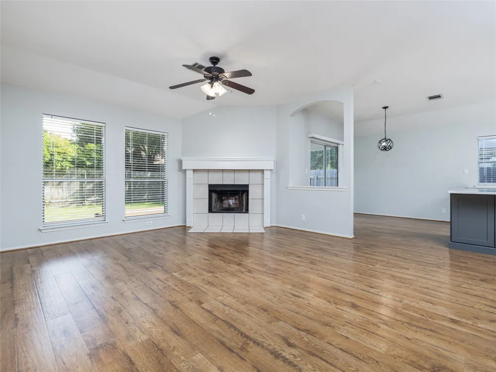 3064 Bent Tree Loop Round Rock, TX 78681