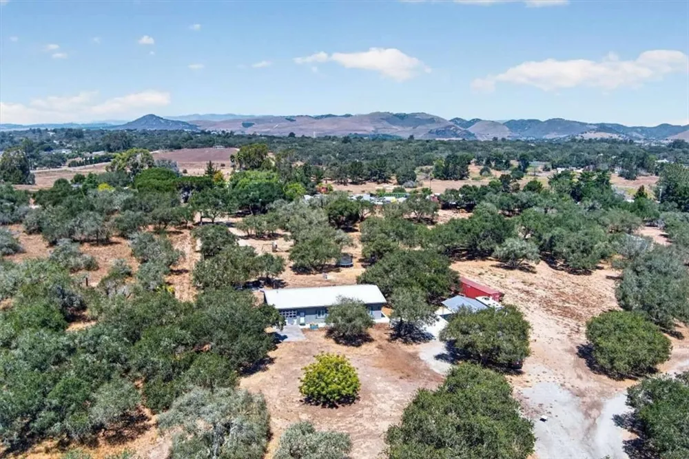 1116 Rolling Oaks Drive Arroyo Grande, CA 93420