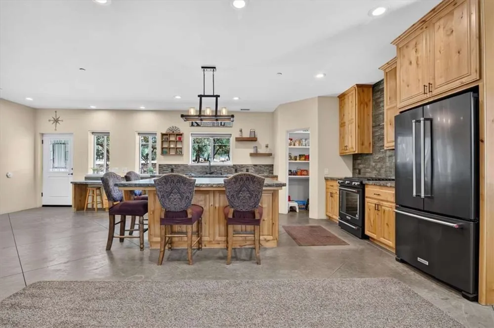 1116 Rolling Oaks Drive Arroyo Grande, CA 93420