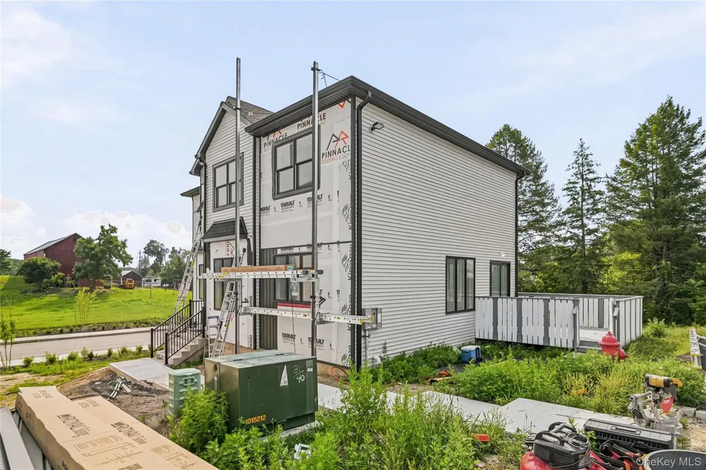 3 Hemlock Court Chester, NY 10918